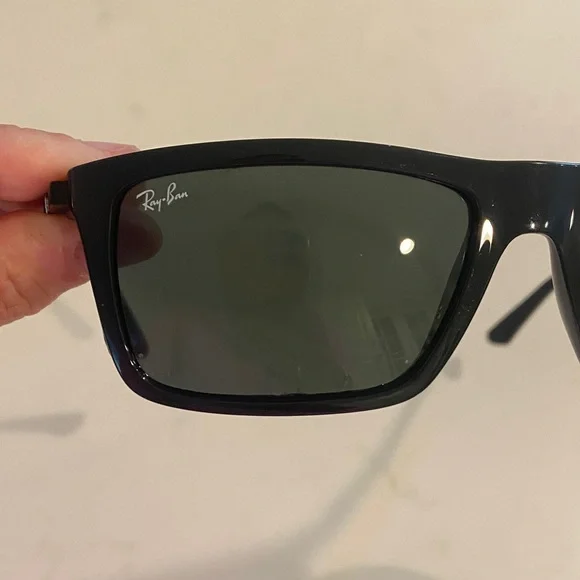 Ray-Ban Classic Black Sunglasses with Case - Picture 6 of 7